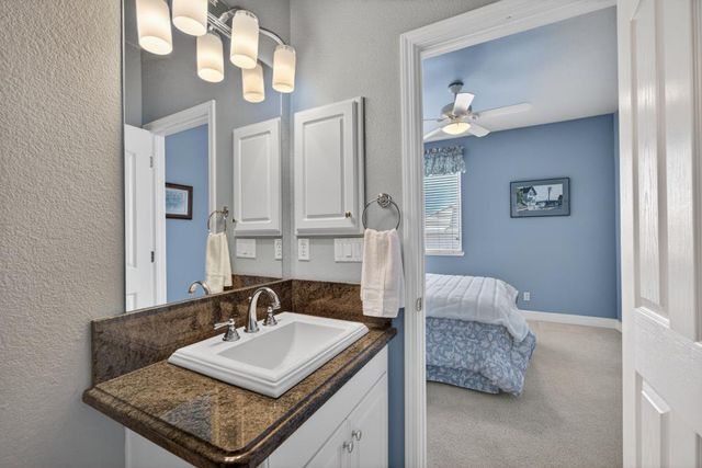 6090 Lockridge Dr, Roseville, CA 95746