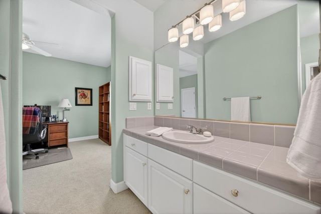 6090 Lockridge Dr, Roseville, CA 95746