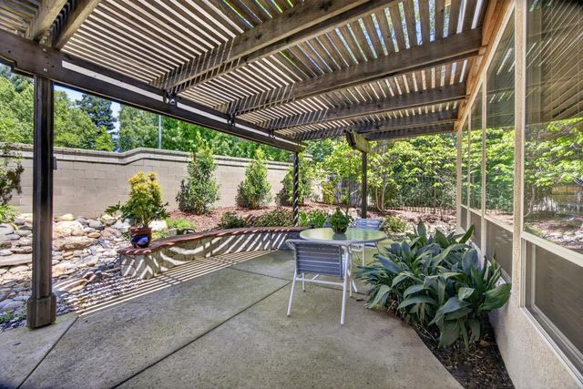 6090 Lockridge Dr, Roseville, CA 95746