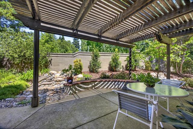 6090 Lockridge Dr, Roseville, CA 95746