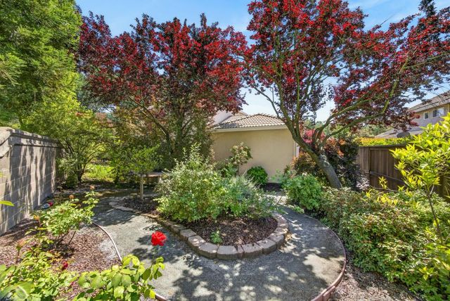 6090 Lockridge Dr, Roseville, CA 95746
