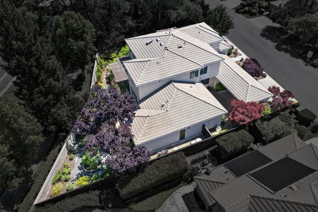 6090 Lockridge Dr, Roseville, CA 95746