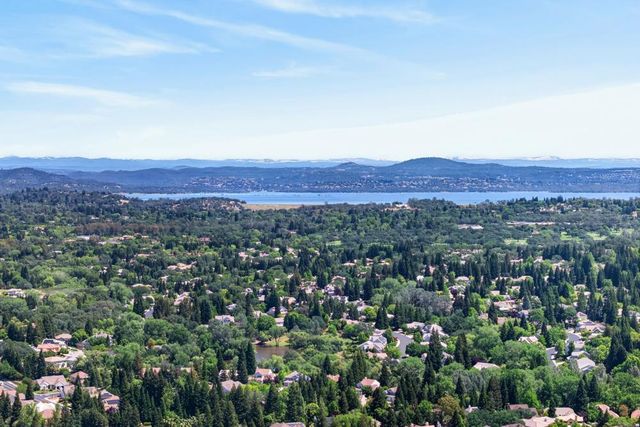 6090 Lockridge Dr, Roseville, CA 95746