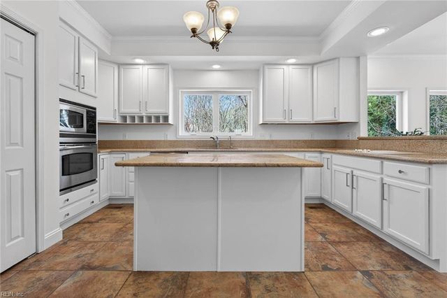 1236 Southfield PL, Virginia Beach, VA 23452