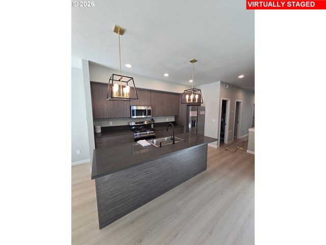 11103 Sw 43RD Ave, Portland, OR 97219