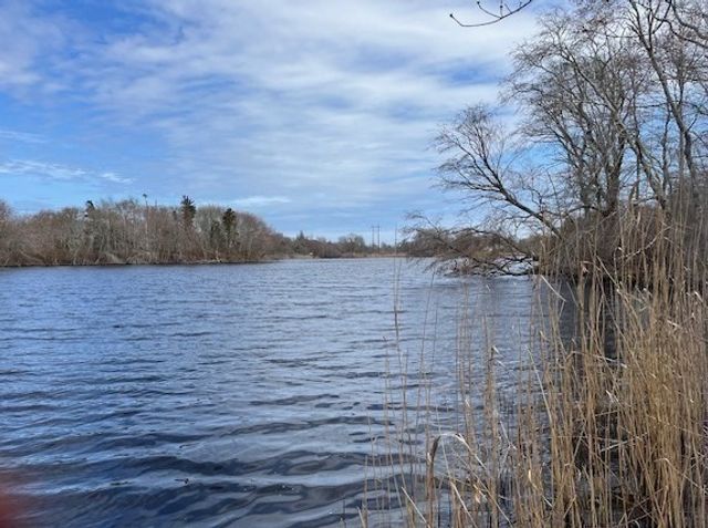 32 Locust Rd, Orleans, MA 02653