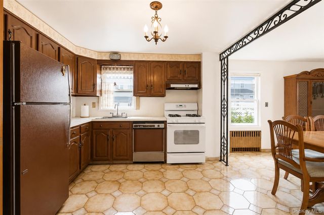 99 Homestead Place, New Rochelle, NY 10801