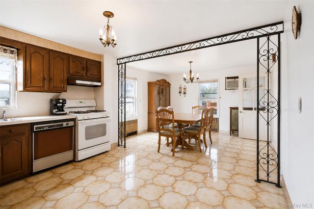 99 Homestead Place, New Rochelle, NY 10801
