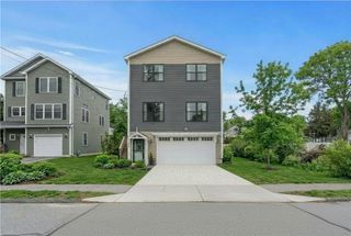 17 Wuddall Avenue, Warwick, RI 02889