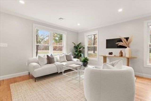 10 Barracks Road 10, Hudson, MA 01749