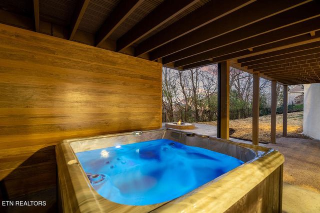 9163 Linksvue Drive, Knoxville, TN 37922