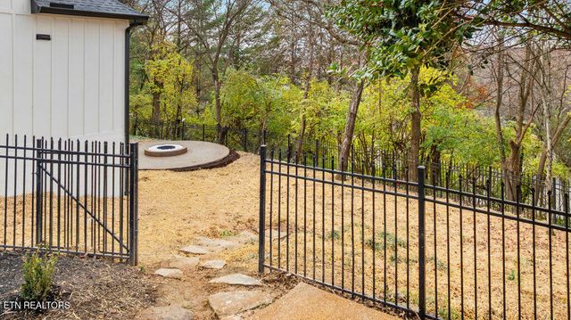 9163 Linksvue Drive, Knoxville, TN 37922