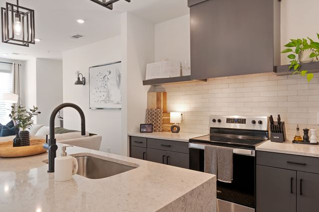 2000 Edison Park Ln, Nashville, TN 37209