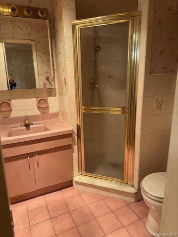 15 Dugan Lane, Yonkers, NY 10710