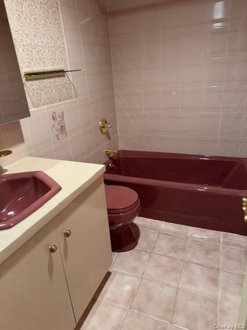 15 Dugan Lane, Yonkers, NY 10710