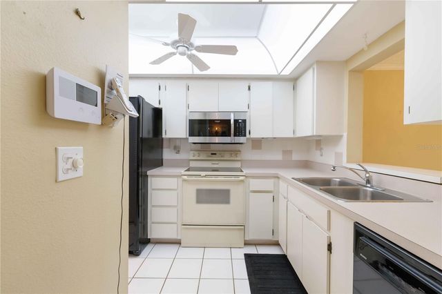 6999 W COUNTRY CLUB DRIVE N 125, Sarasota, FL 34243