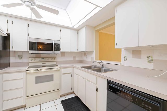 6999 W COUNTRY CLUB DRIVE N 125, Sarasota, FL 34243