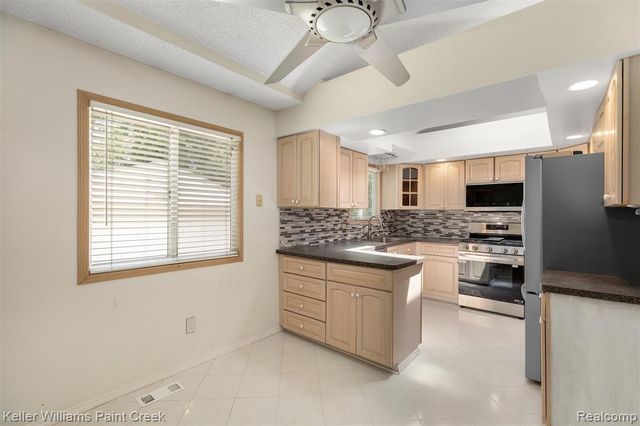 39240 Nottingham Street, Westland, MI 48186