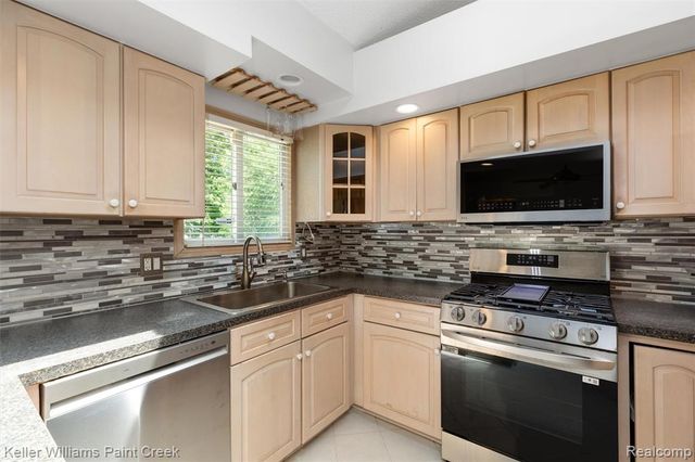39240 Nottingham Street, Westland, MI 48186