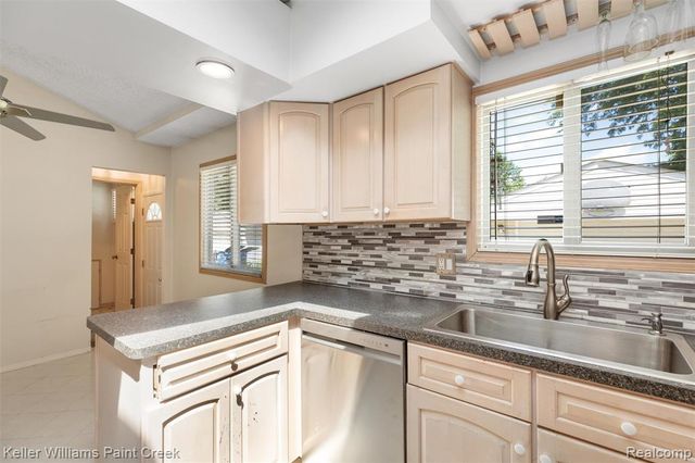 39240 Nottingham Street, Westland, MI 48186