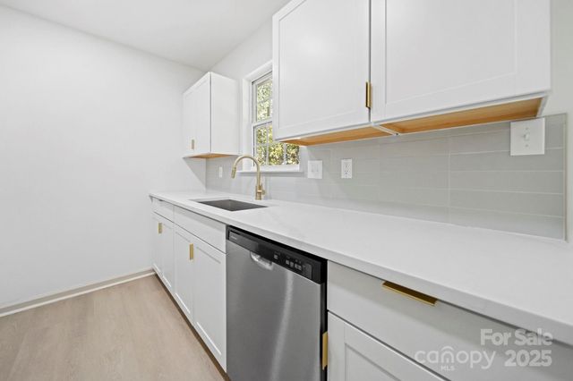 1504 Bear Brook Drive, Charlotte, NC 28214