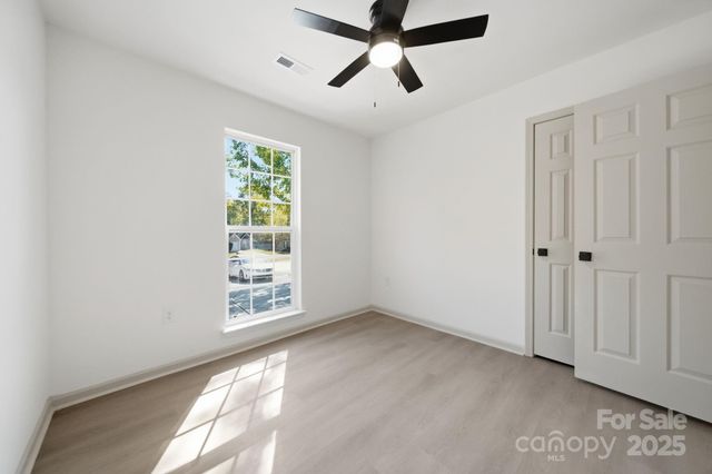 1504 Bear Brook Drive, Charlotte, NC 28214