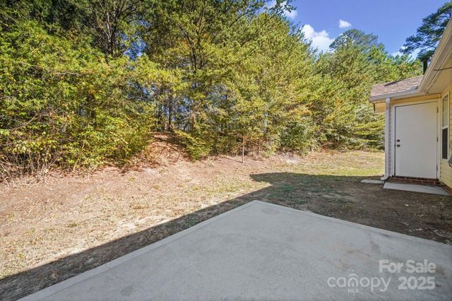 1504 Bear Brook Drive, Charlotte, NC 28214