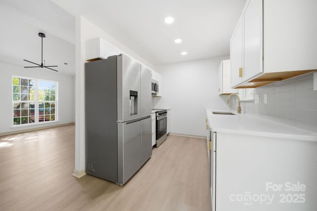 1504 Bear Brook Drive, Charlotte, NC 28214
