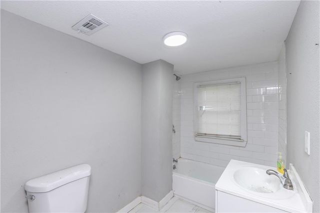 5605 E 36TH Street, Kansas City, MO 64128