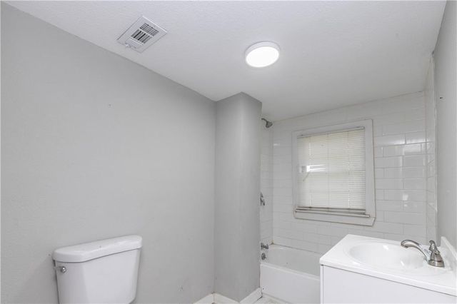 5605 E 36TH Street, Kansas City, MO 64128