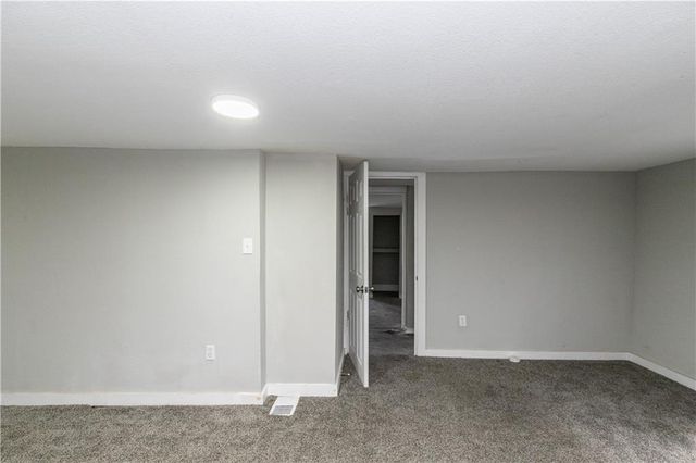 5605 E 36TH Street, Kansas City, MO 64128