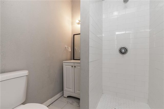 5605 E 36TH Street, Kansas City, MO 64128