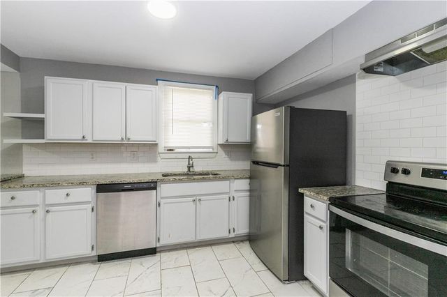 5605 E 36TH Street, Kansas City, MO 64128