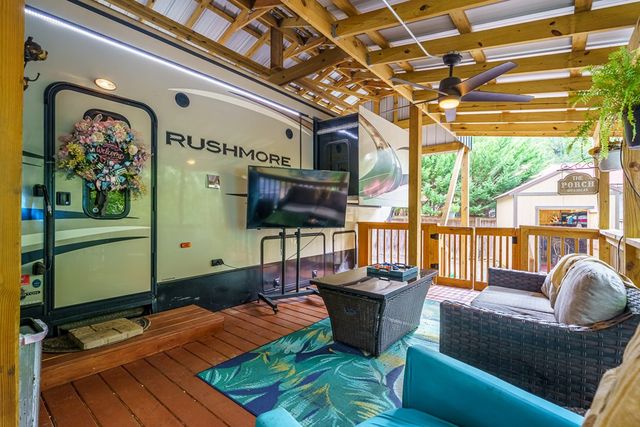 65 1st Street, Ellijay, GA 30540