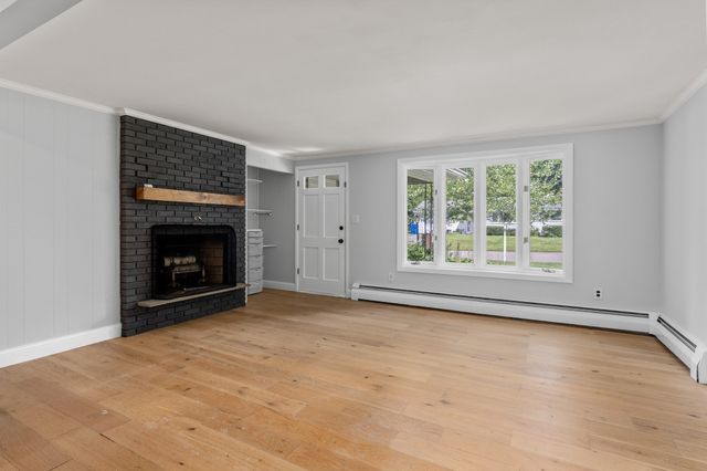 1 Amory Ave, Maynard, MA 01754