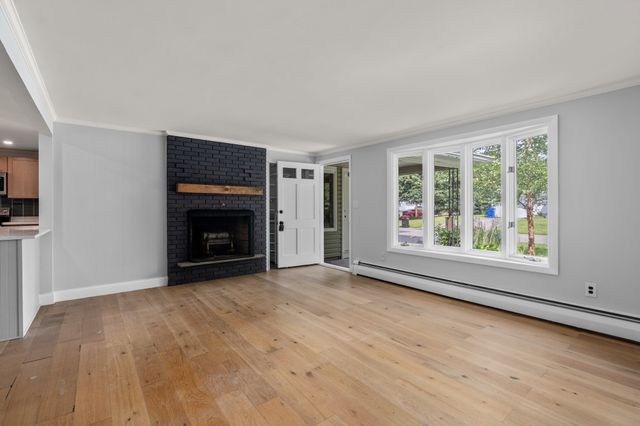 1 Amory Ave, Maynard, MA 01754