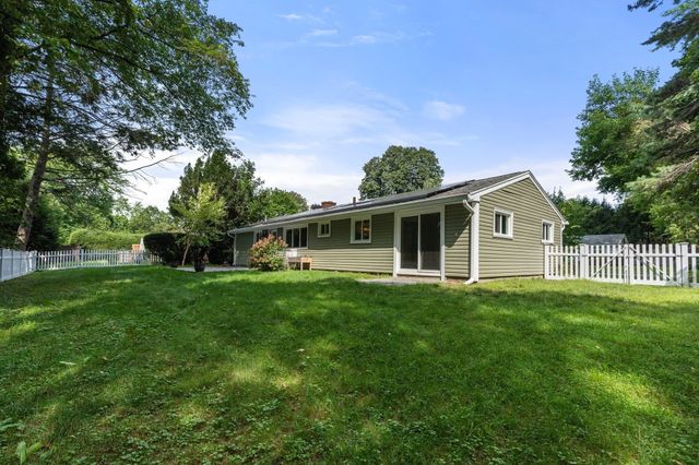 1 Amory Ave, Maynard, MA 01754