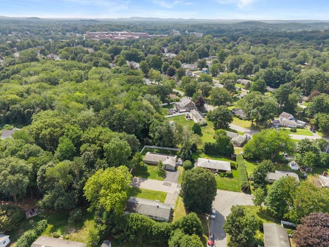 1 Amory Ave, Maynard, MA 01754