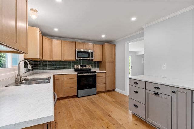 1 Amory Ave, Maynard, MA 01754