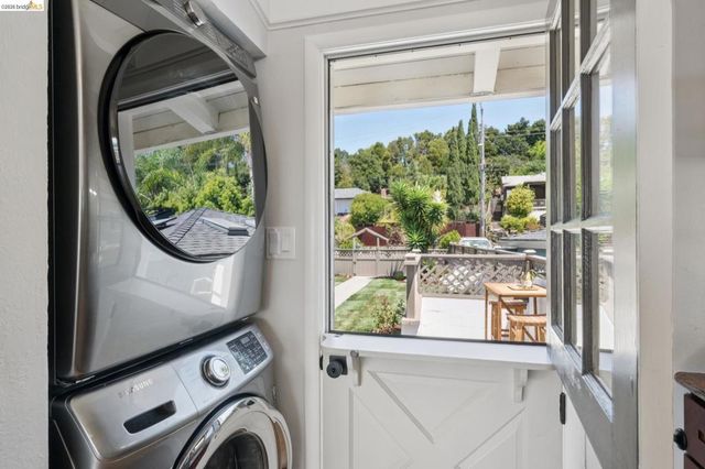 7425 Hillmont Drive, Oakland, CA 94605