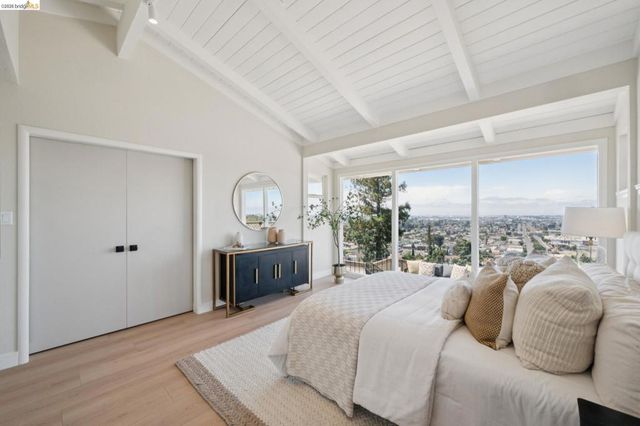 7425 Hillmont Drive, Oakland, CA 94605