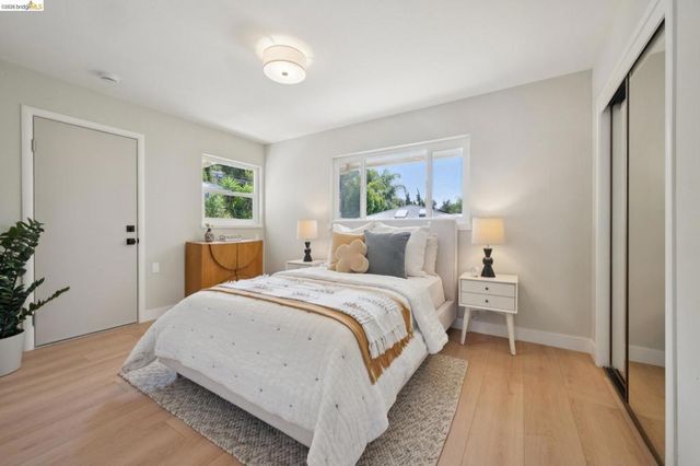 7425 Hillmont Drive, Oakland, CA 94605