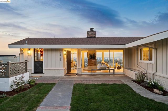 7425 Hillmont Drive, Oakland, CA 94605