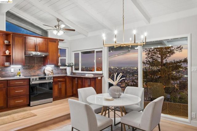 7425 Hillmont Drive, Oakland, CA 94605