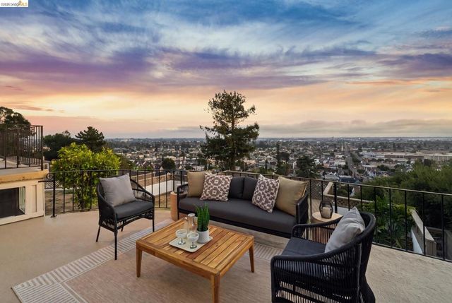 7425 Hillmont Drive, Oakland, CA 94605