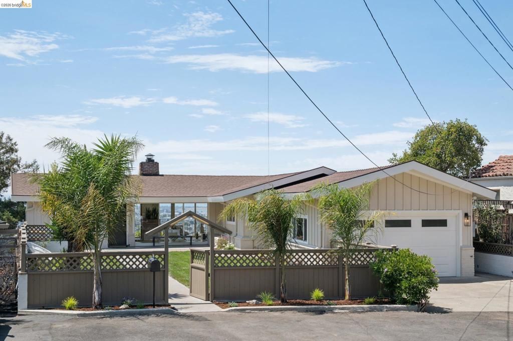 7425 Hillmont Drive, Oakland, CA 94605