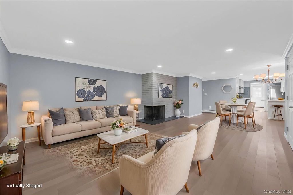 19 Ridge Drive E, Roslyn, NY 11576 — photo 2