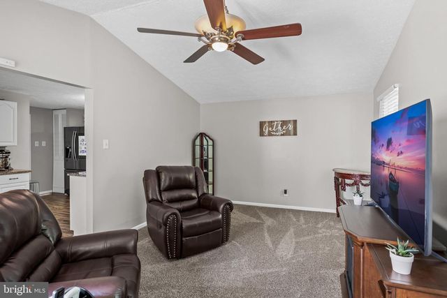 8 ADAMS CT, Marlton, NJ 08053
