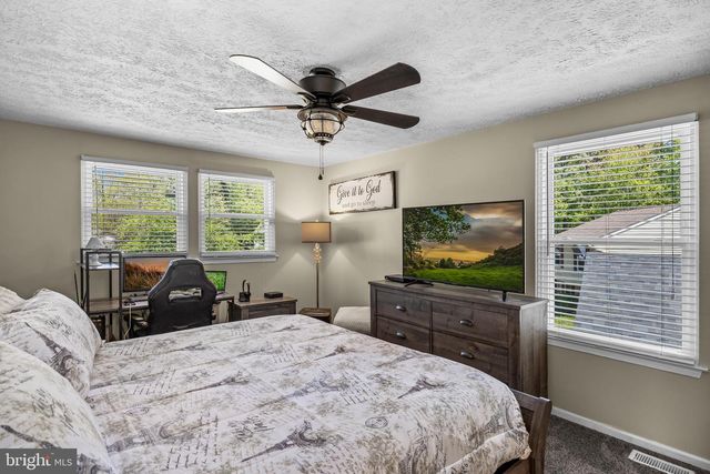 8 ADAMS CT, Marlton, NJ 08053