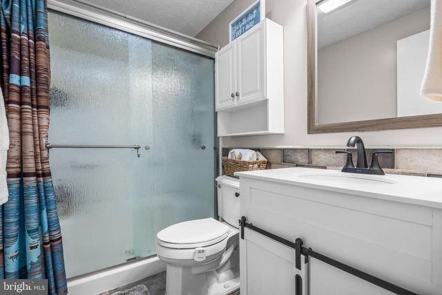 8 ADAMS CT, Marlton, NJ 08053